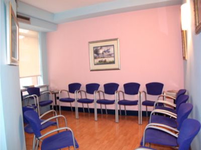 Clínica De Ortodoncia Doctores Diaz De Villafranca sala de espera